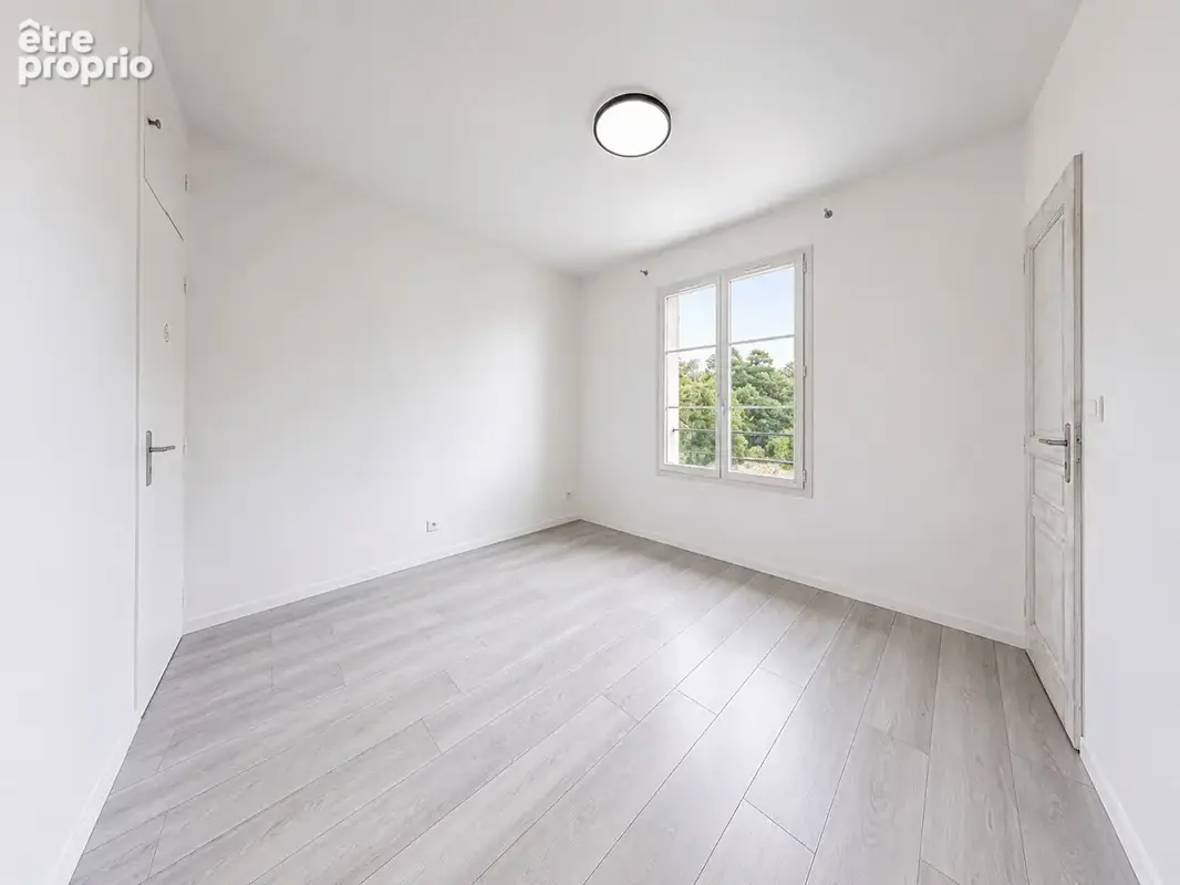 Maison familiale de 209 m² - 4 chambres - Sous-sol total - DPE C - photo 8