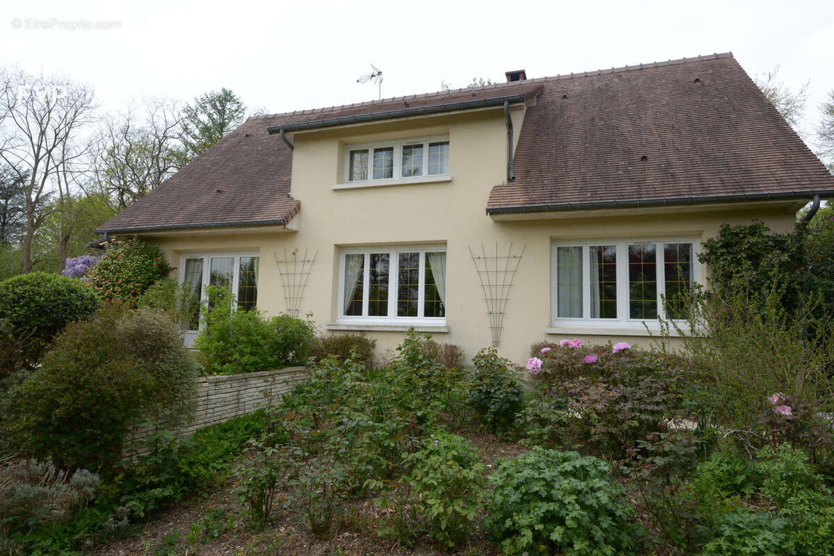 Maison à GRUCHET-LE-VALASSE