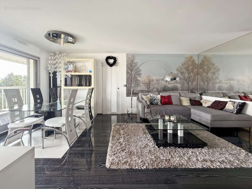 Appartement à CHENNEVIERES-SUR-MARNE