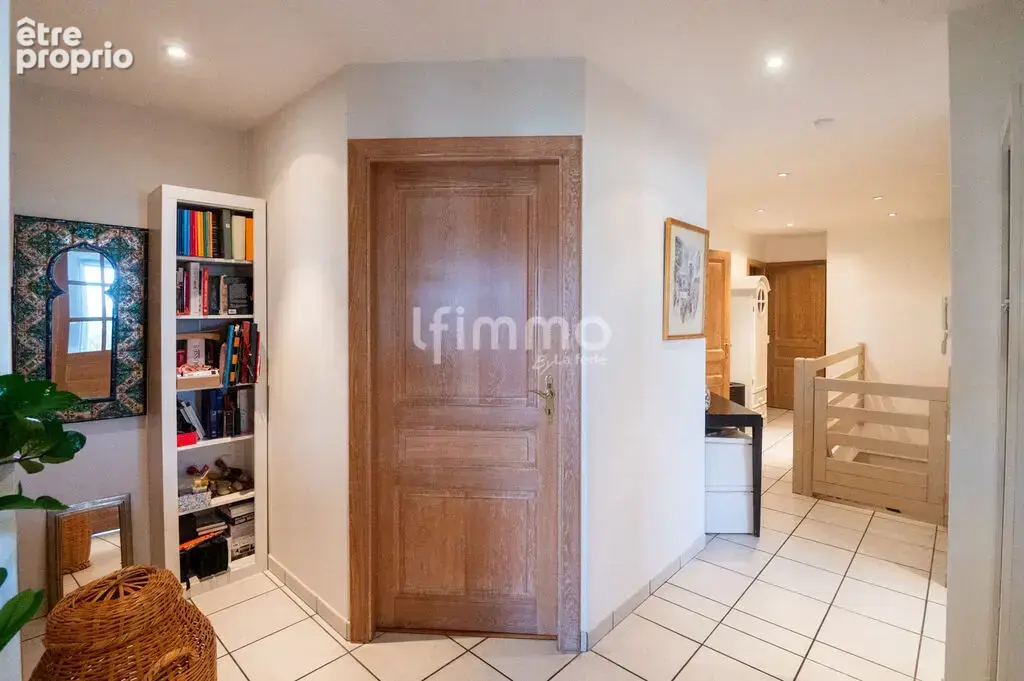Très bel attique 149 m² env. avec terrasse 63 m², 2 parkings et - photo 16