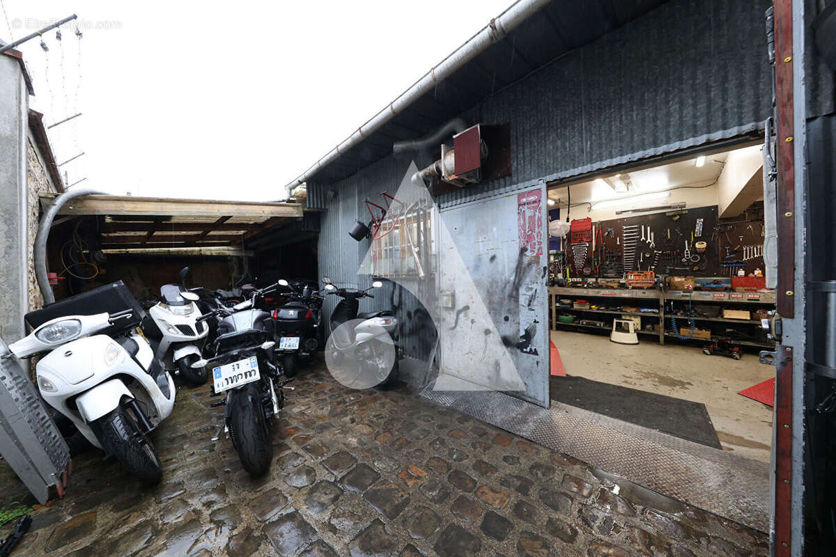 Commerce à CORBEIL-ESSONNES