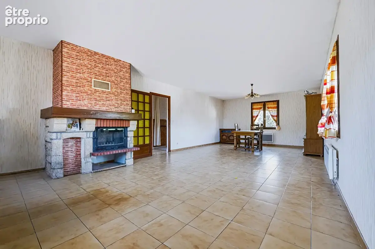 Maison à étage de 200 m² avec Terrain de 3378 m² et dépendance de 100 m² - photo 4
