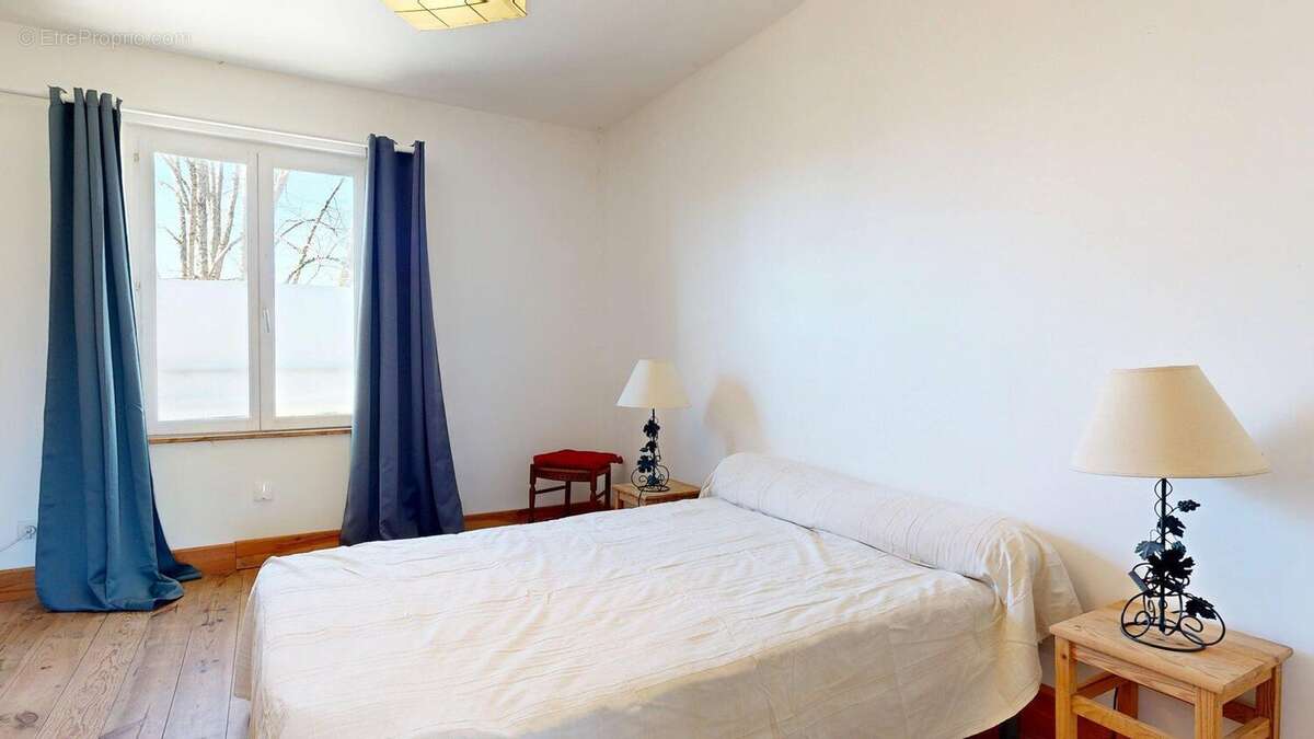 Proprieteavecgitesetpiscineetvuepanoramique0425202 - Maison à CARVES