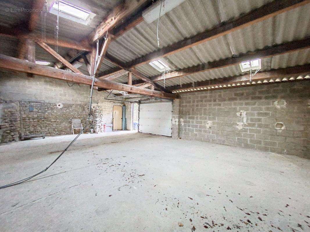 Entrepôt de stockage en centre ville ! - photo 5