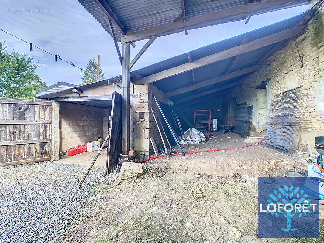 Maison à BAZOGES-EN-PAREDS