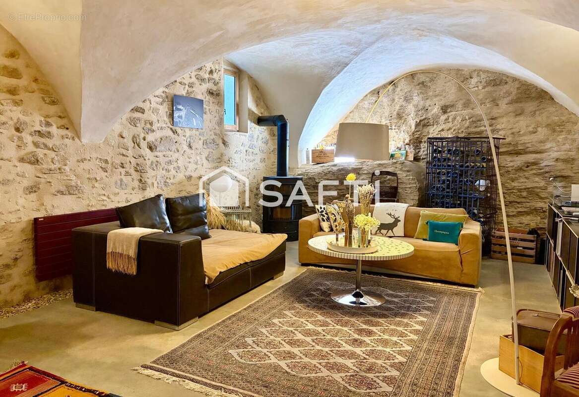 Maison 351 m² à Le Beaucet  - photo 9