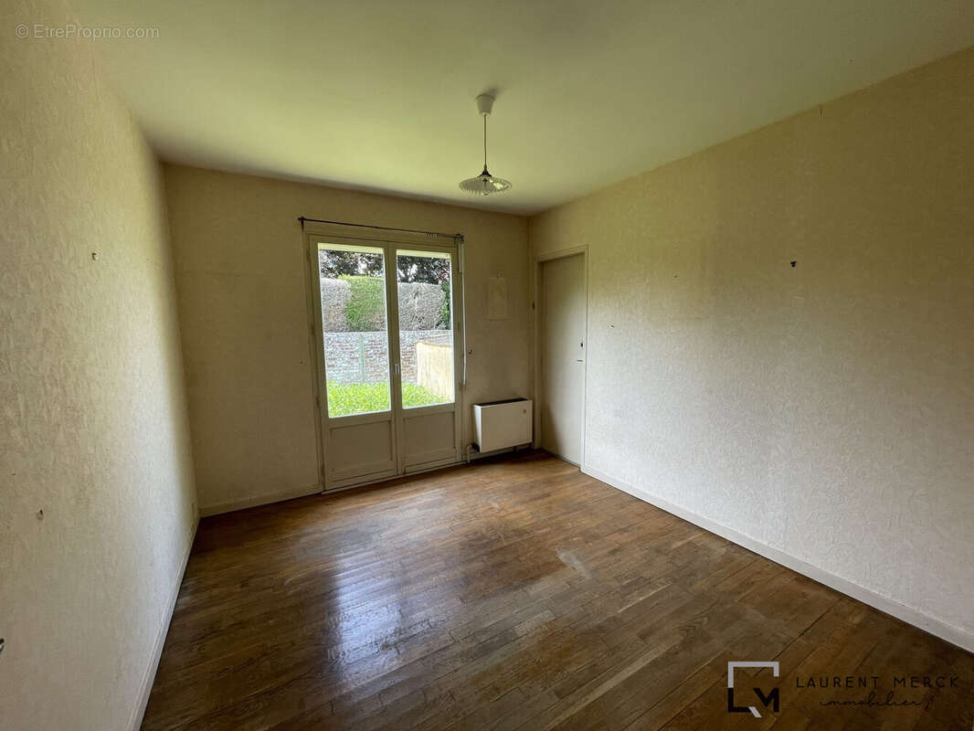 Maison à SAINT-MARTIN-AU-LAERT