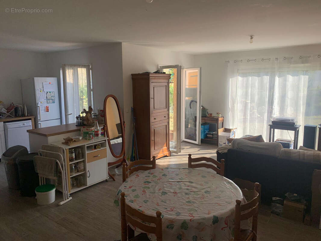 Maison à MONTOULIEU