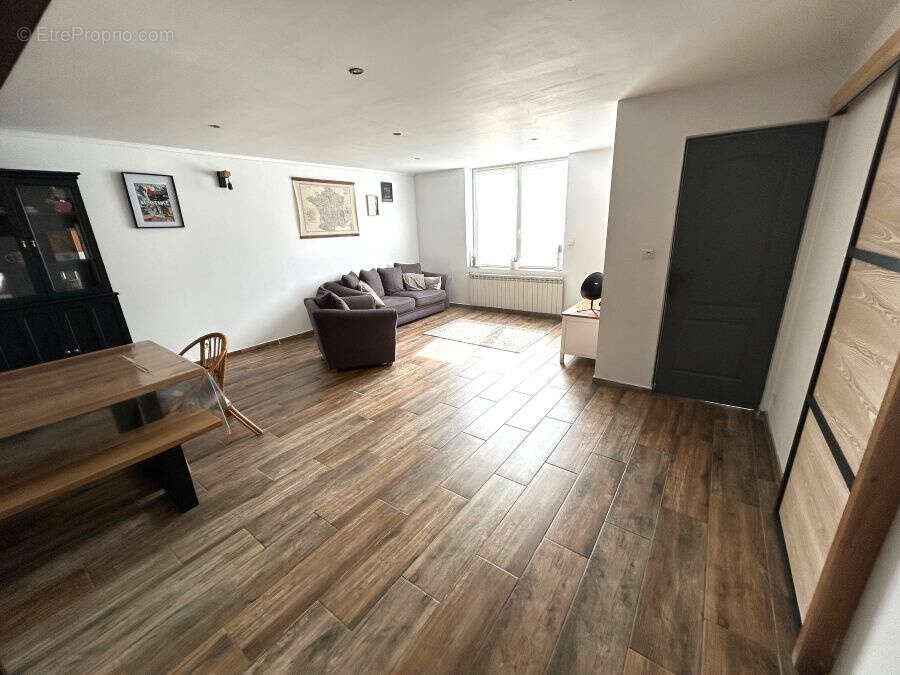 Maison à BRUILLE-SAINT-AMAND