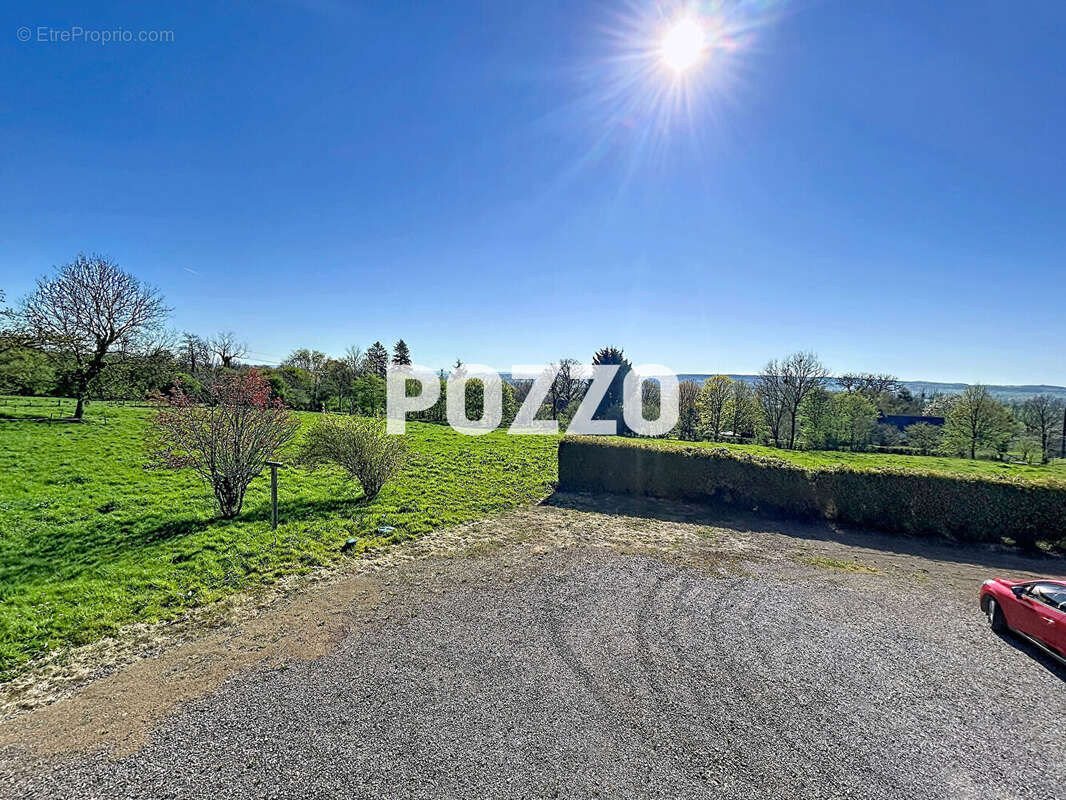 MONTBRAY, Maison de campagne au calme (grand séjour, 4 chambres, double garage) sur 10.000 m² de terrain. - photo 18