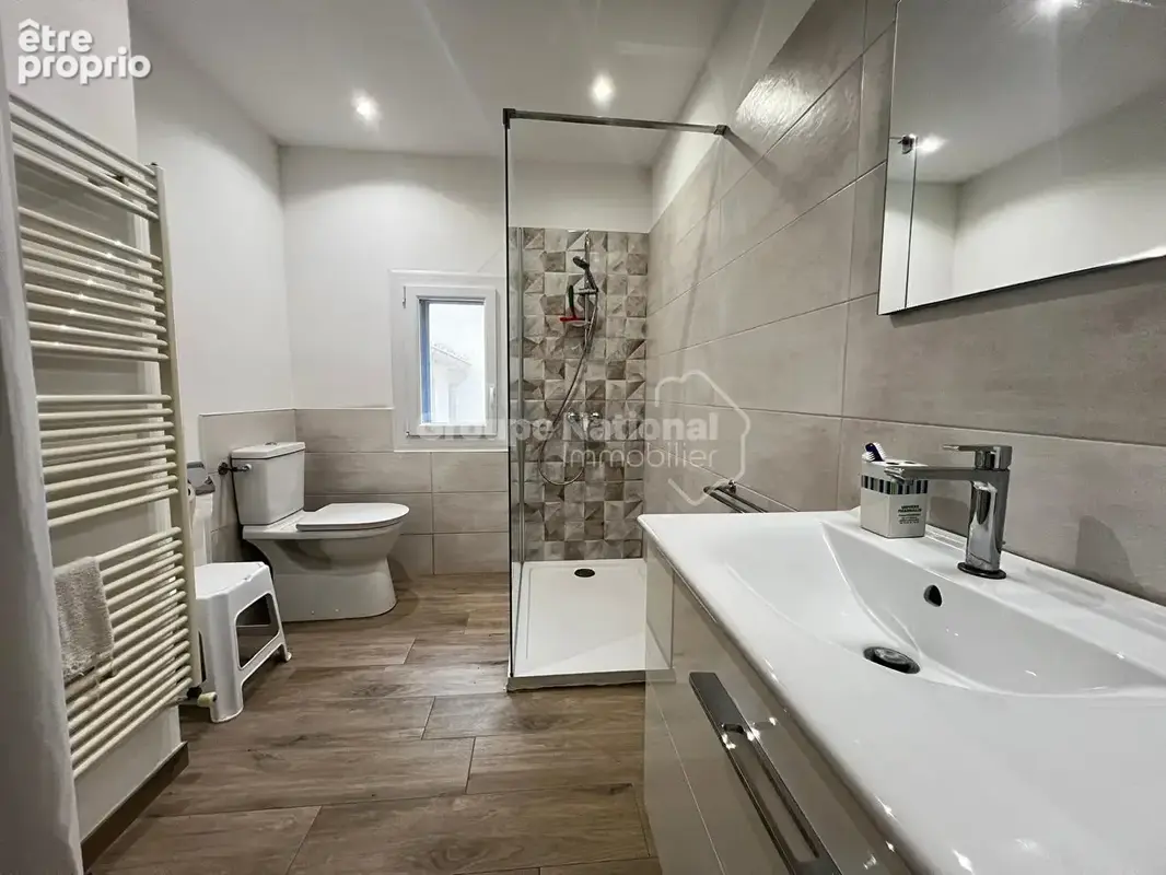 Maison 3 chambres, jardin et dépendance au coeur du village - photo 3