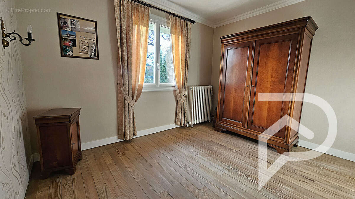 Maison à ESTREES-SAINT-DENIS