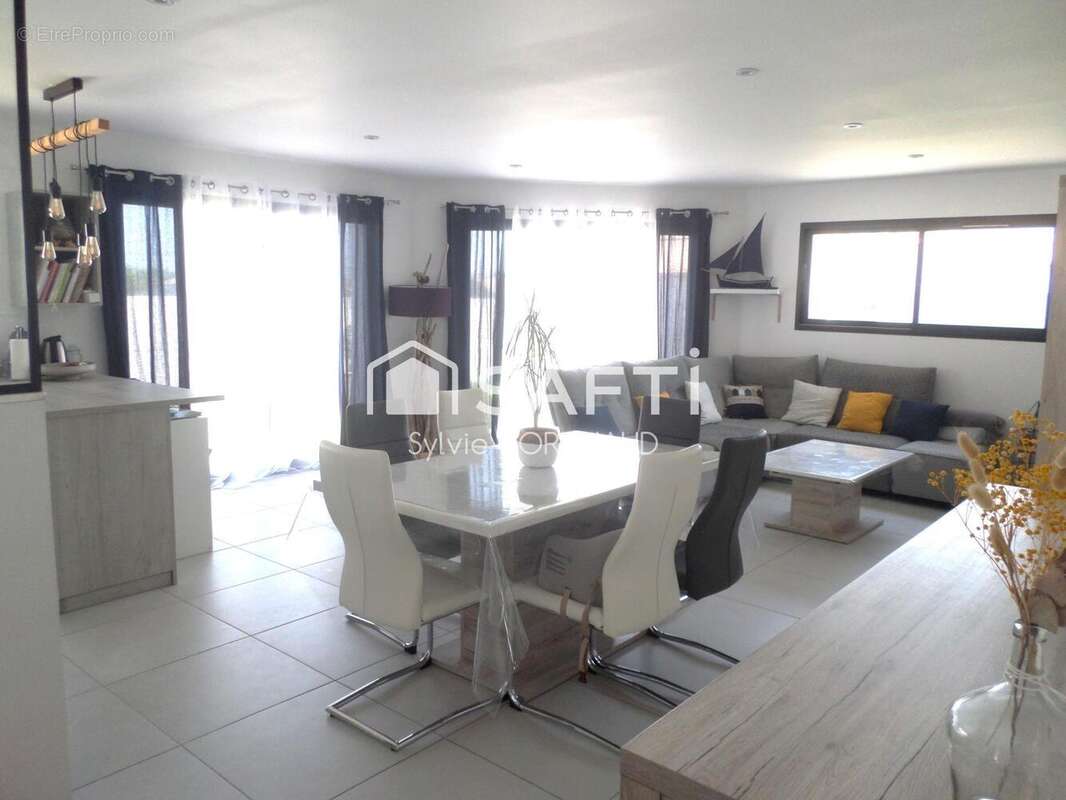 Photo 4 - Maison à MEDIS