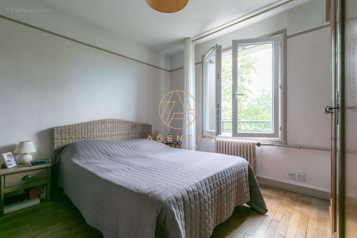 Appartement à SAINT-MAUR-DES-FOSSES