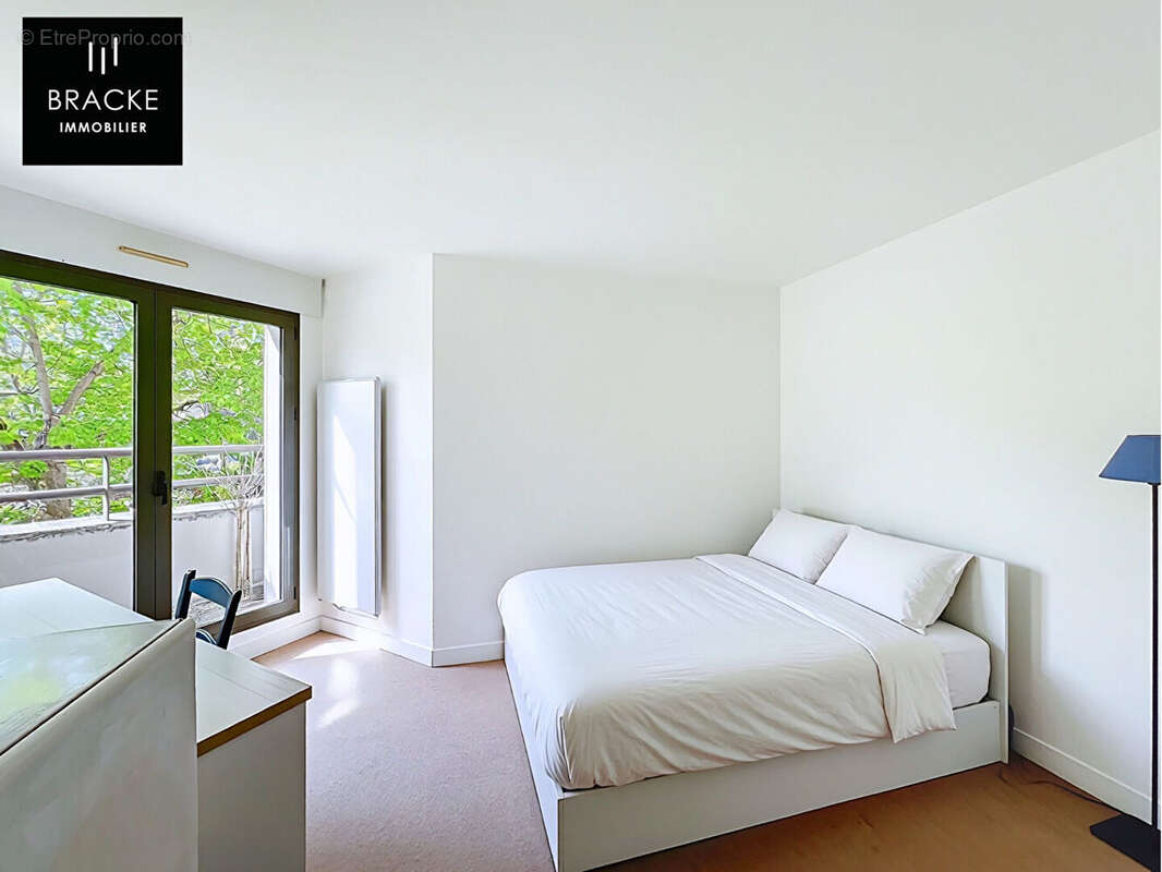 Appartement à COURBEVOIE