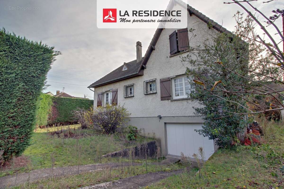 Maison à LES MUREAUX