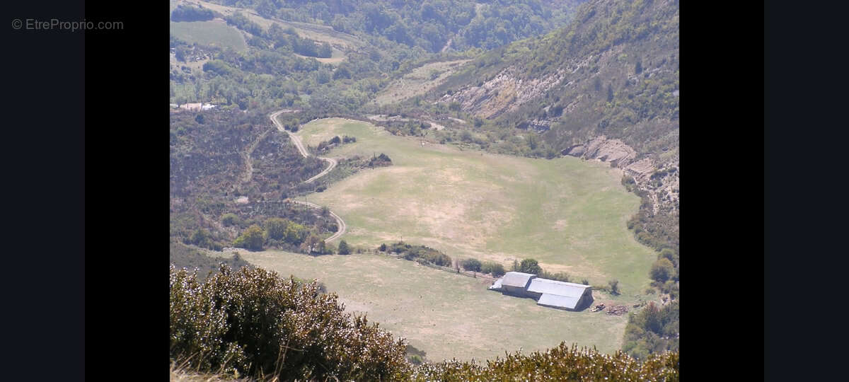 Terrain à CHAUDEBONNE