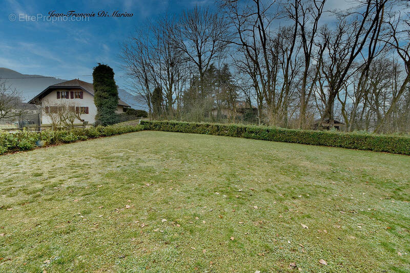 Terrain à PERRIGNIER