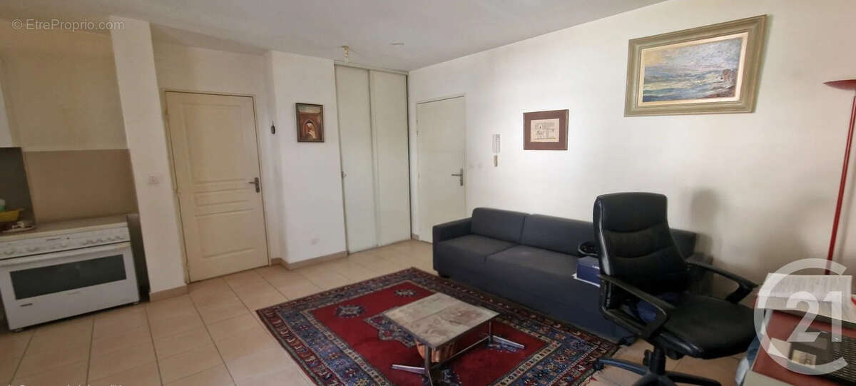 Appartement à LA ROQUEBRUSSANNE