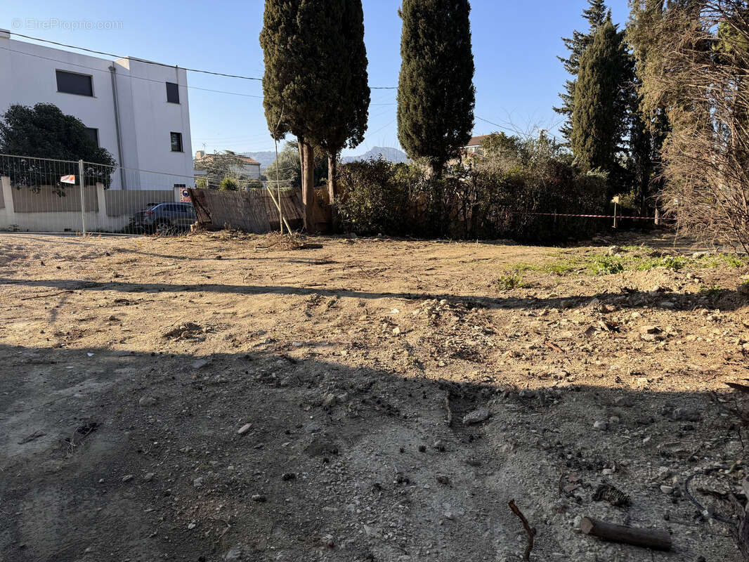 Terrain à MARSEILLE-8E