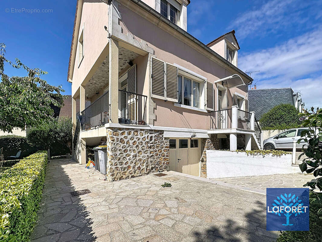 Maison à MORANGIS