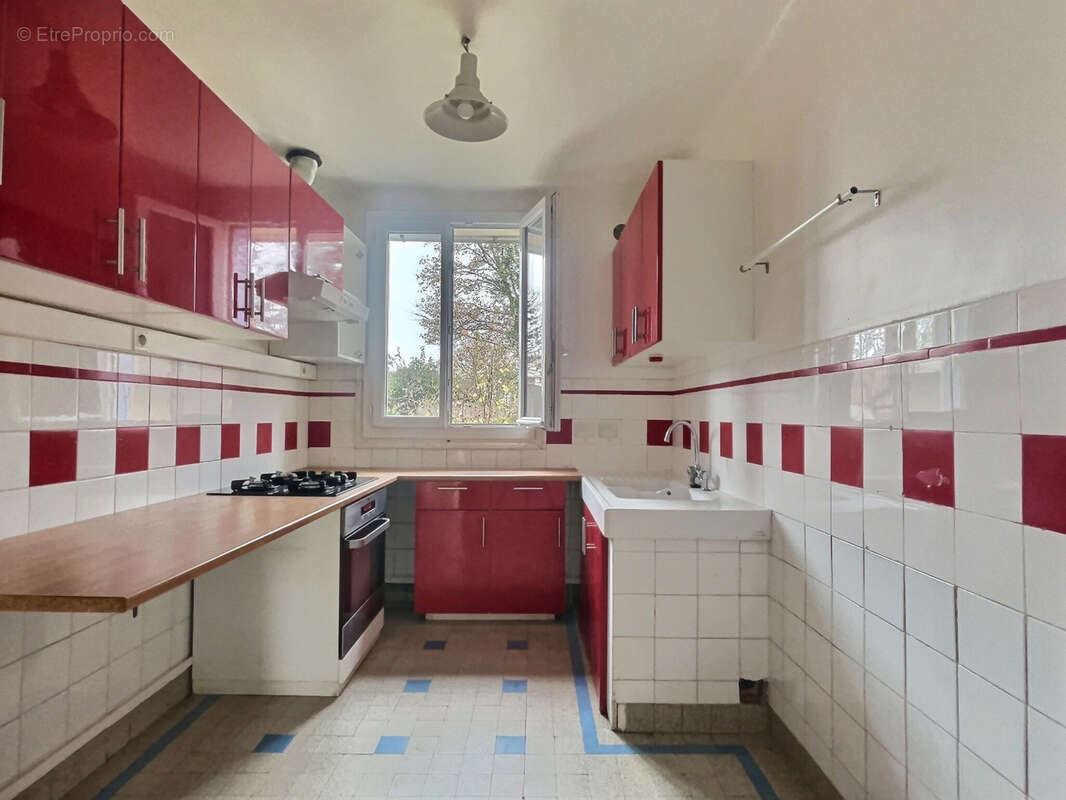 Maison à SAINTE-GENEVIEVE-DES-BOIS