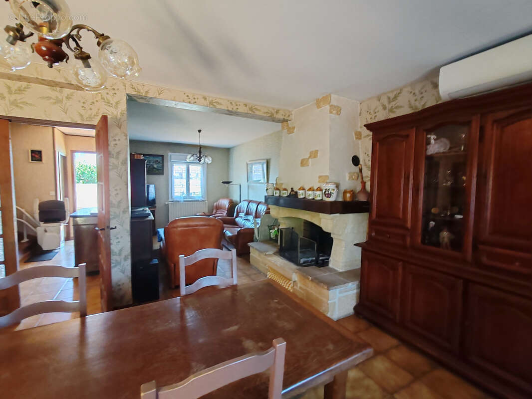 Villa T5 terrain clos et arboré de 416 m2- Quartier Mayolle - photo 4