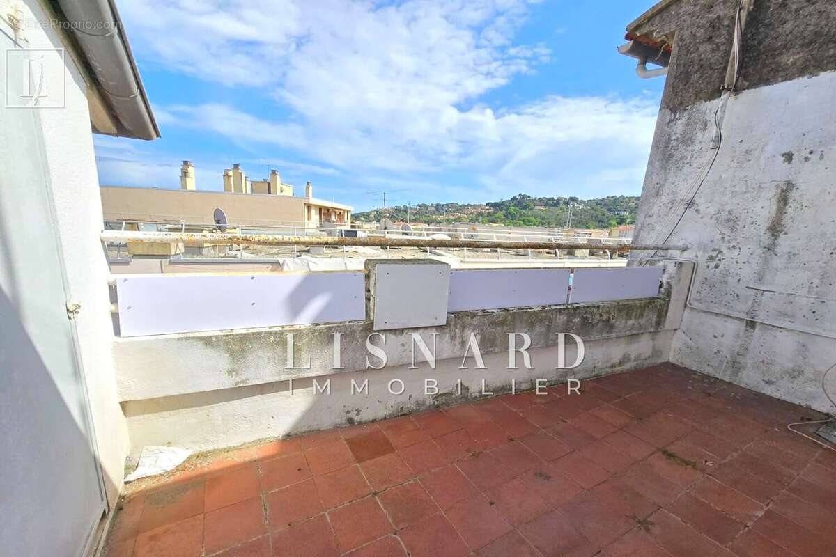 Appartement à VALLAURIS