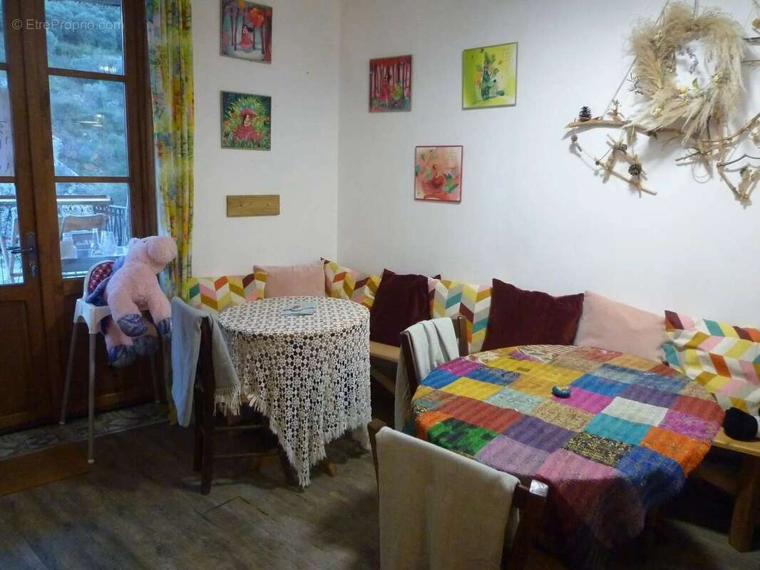 Commerce à ENTREVAUX