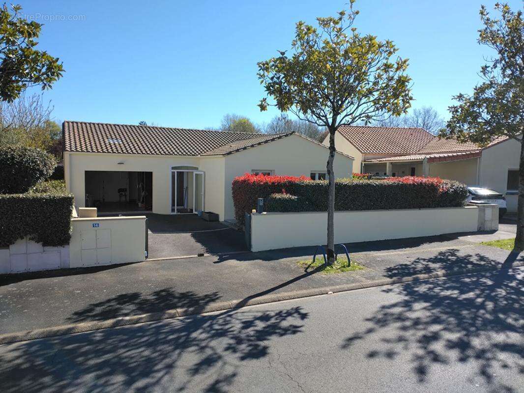 Maison à BOUGUENAIS