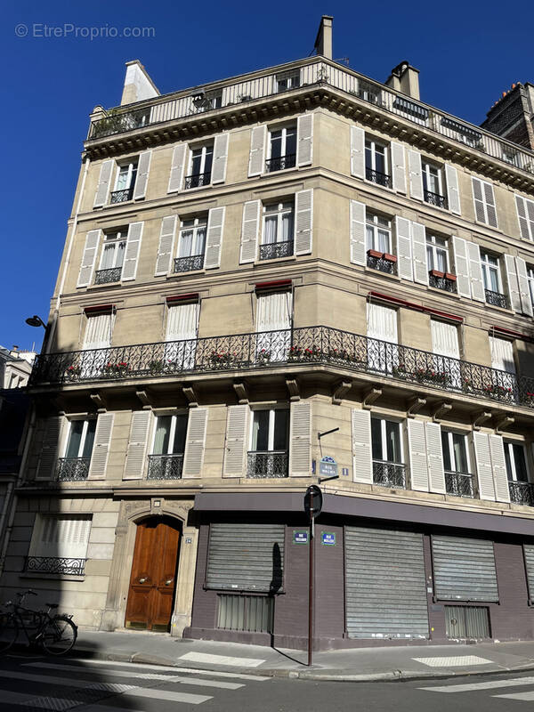 Appartement à PARIS-8E