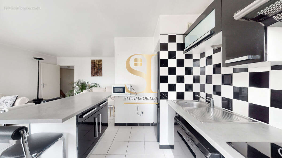 Appartement à SAVIGNY-LE-TEMPLE