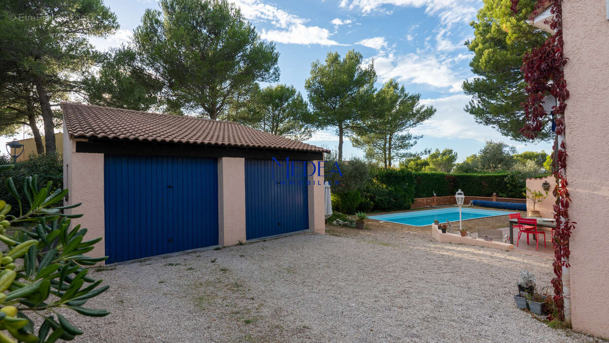 Photo 2 - Maison à ROQUEFORT-LA-BEDOULE