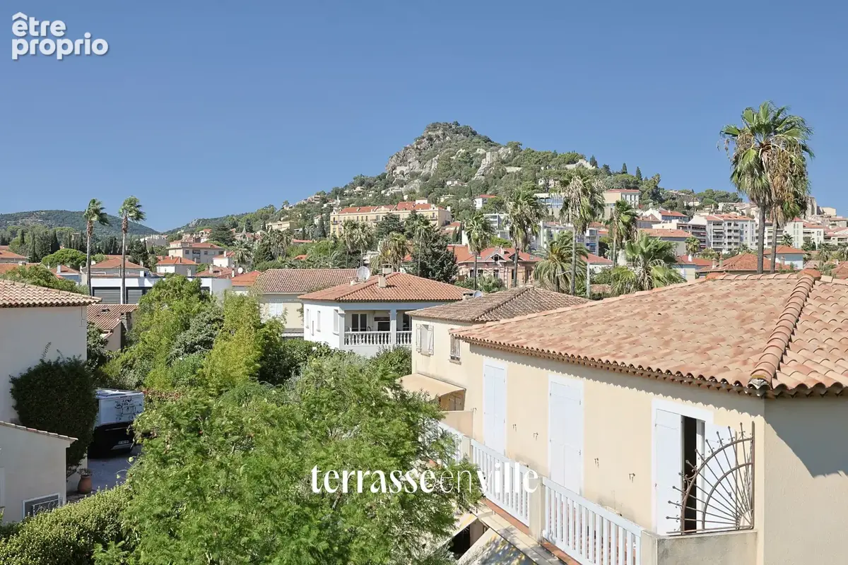 Hyeres - centre - t3 dernier etage terrasse - photo 5