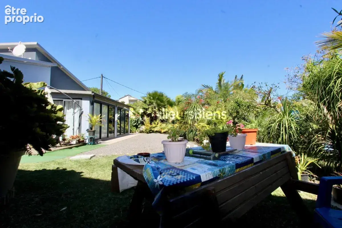 Petite-Île – Piton Goyaves 97429 - Maison contemporaine de 2020 de plain-pied sur 730 m² de terrain - 489 000 € - photo 6