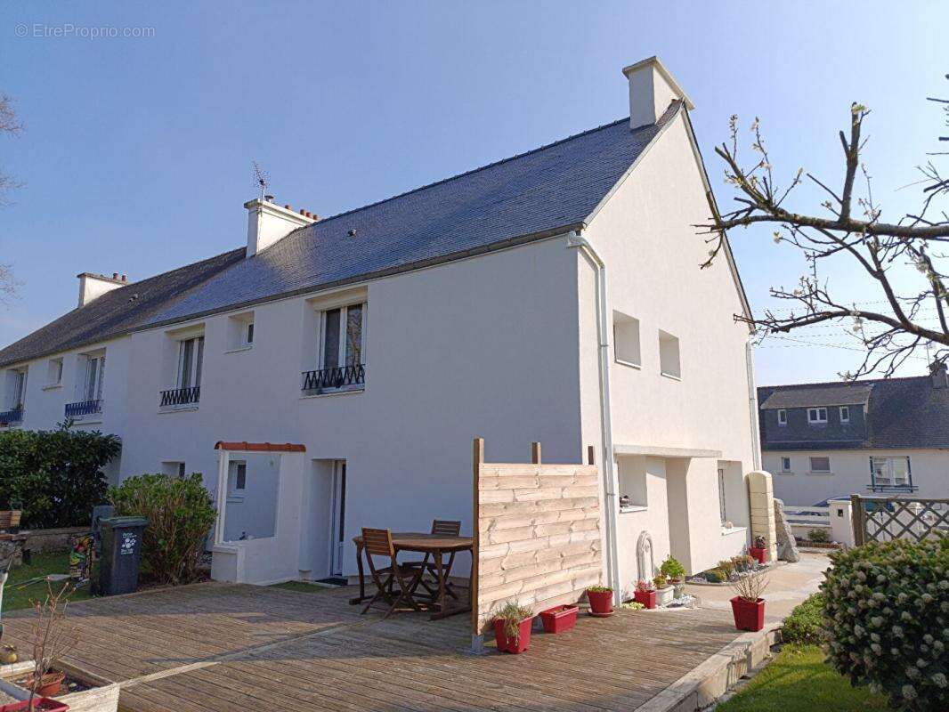 Maison à CARHAIX-PLOUGUER