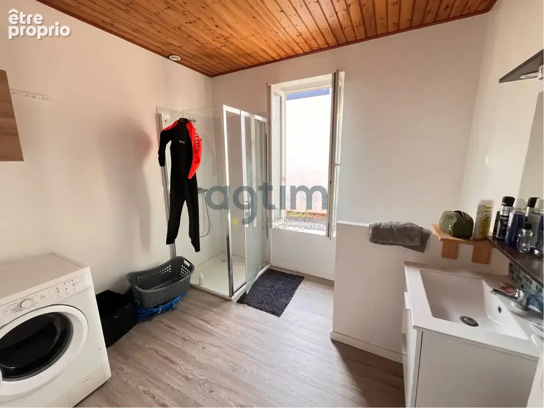 Nieul-le-Dolent   Ensemble immobilier composé de deux logements. - photo 5