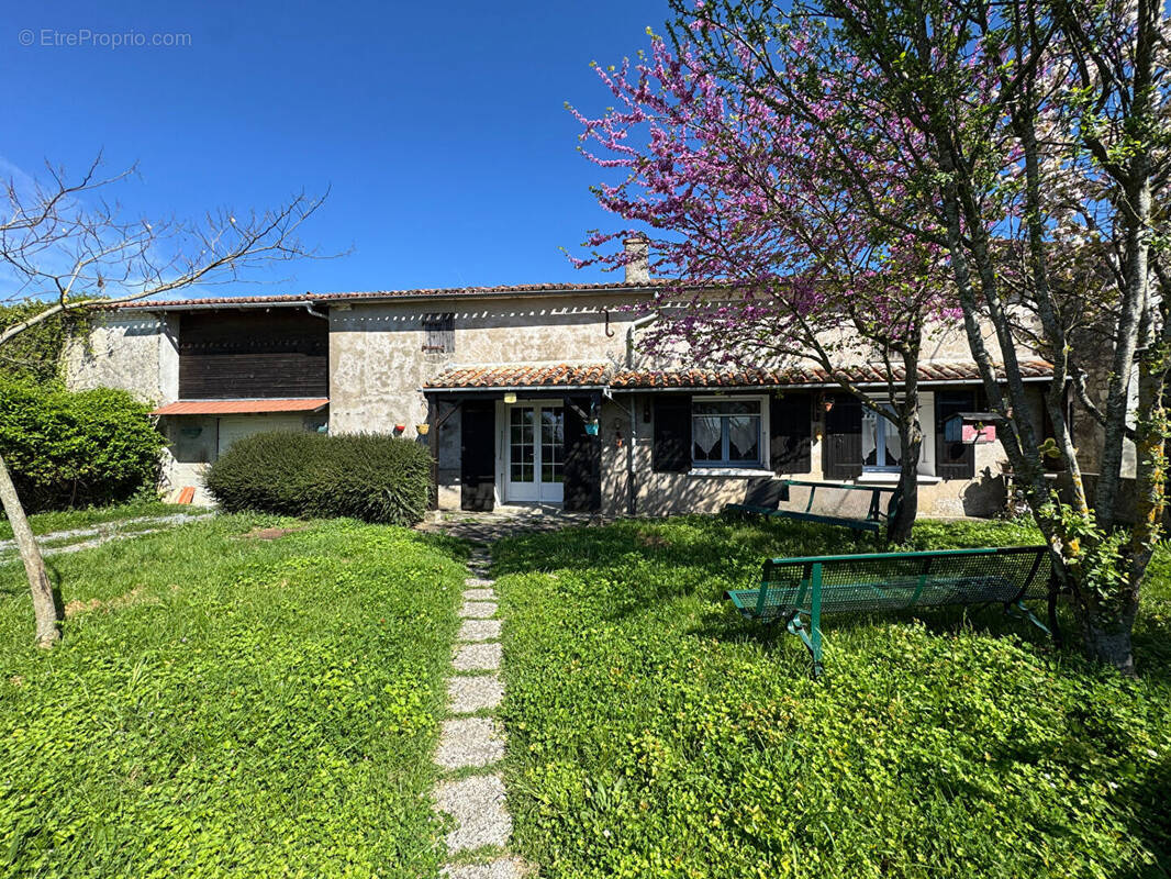 Maison à PUYROLLAND