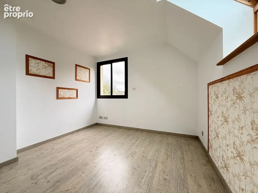 Pavillon familial de 182 m²  - 5 chambres - sous-sol complet - photo 7