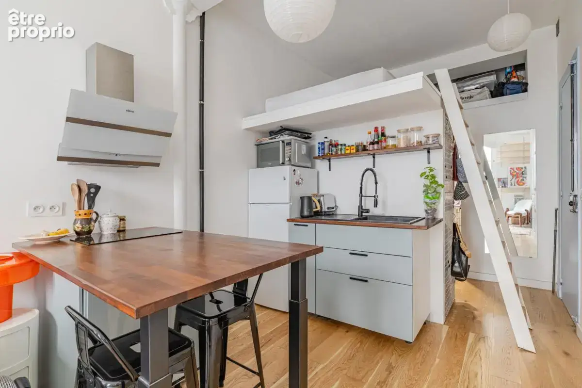 Très beau studio rénové avec mezzanine - photo 4