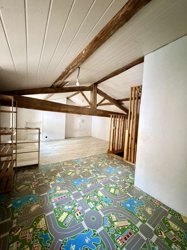Maison à AUBERIVES-SUR-VAREZE