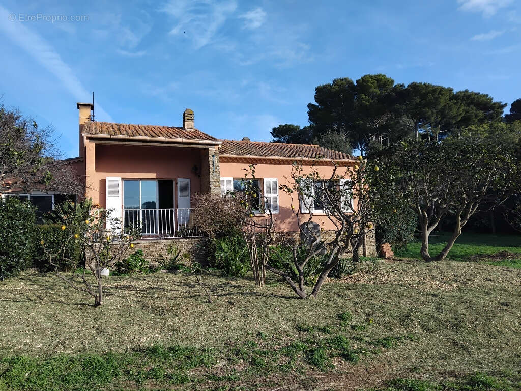 Maison à HYERES