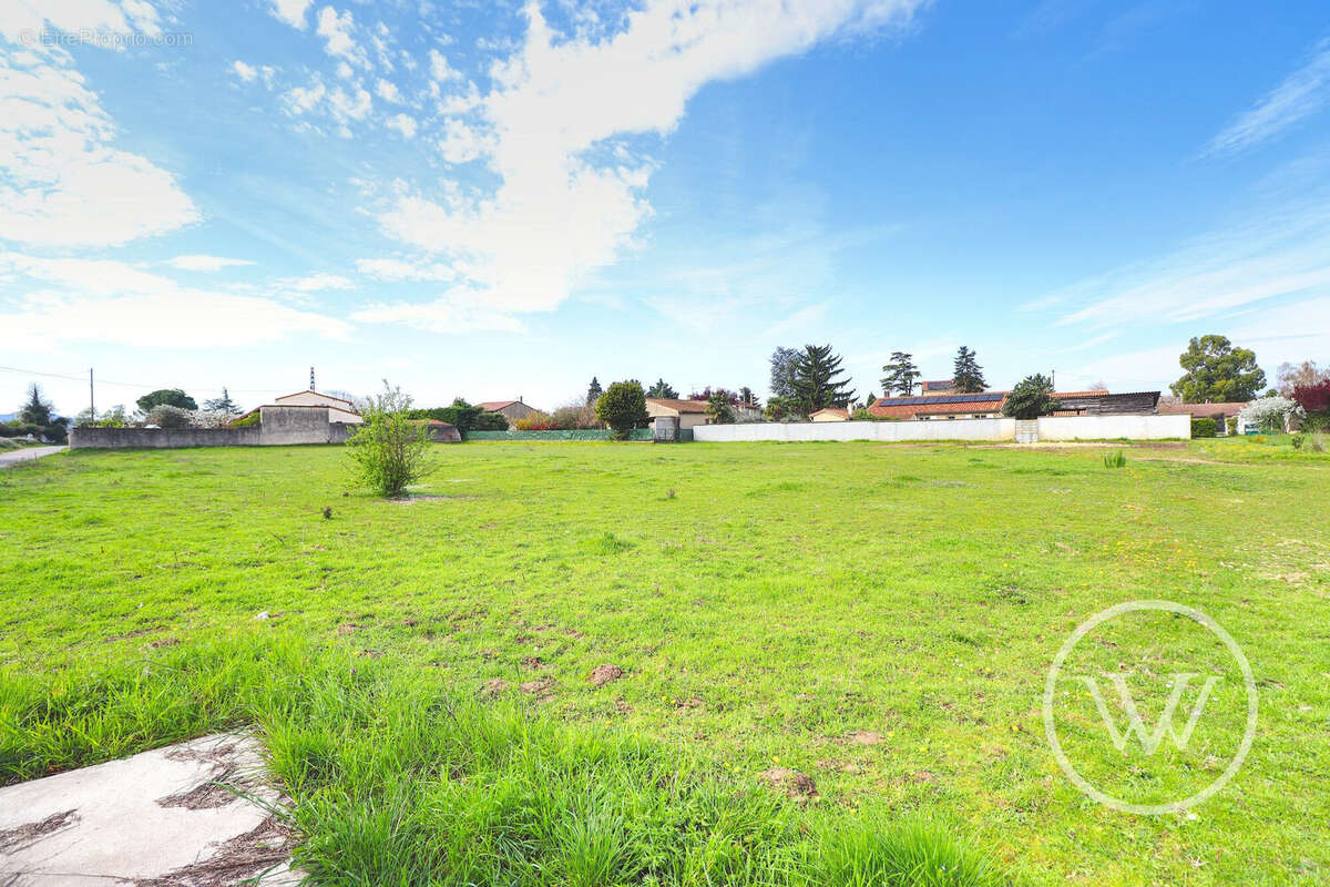 Terrain à MONTMEYRAN