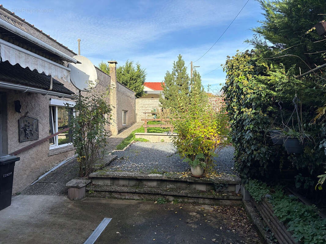 Maison à COURCELLES-CHAUSSY