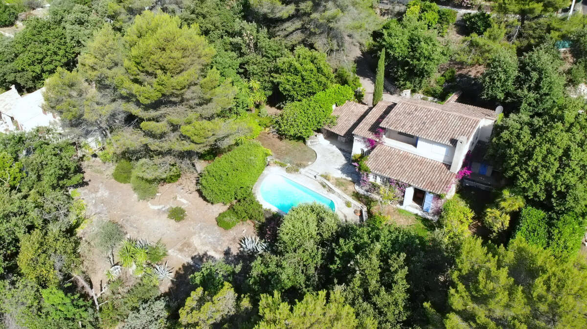 Maison à TOURRETTES-SUR-LOUP