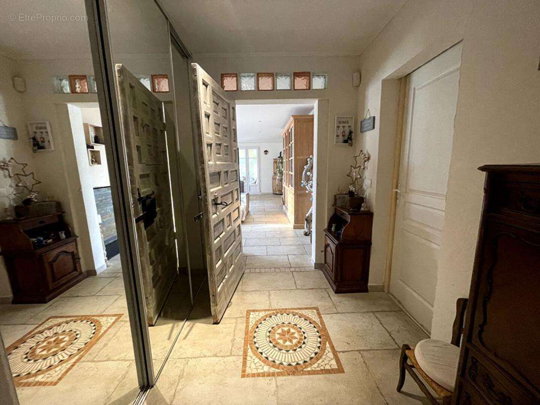 Maison à MONTAUROUX