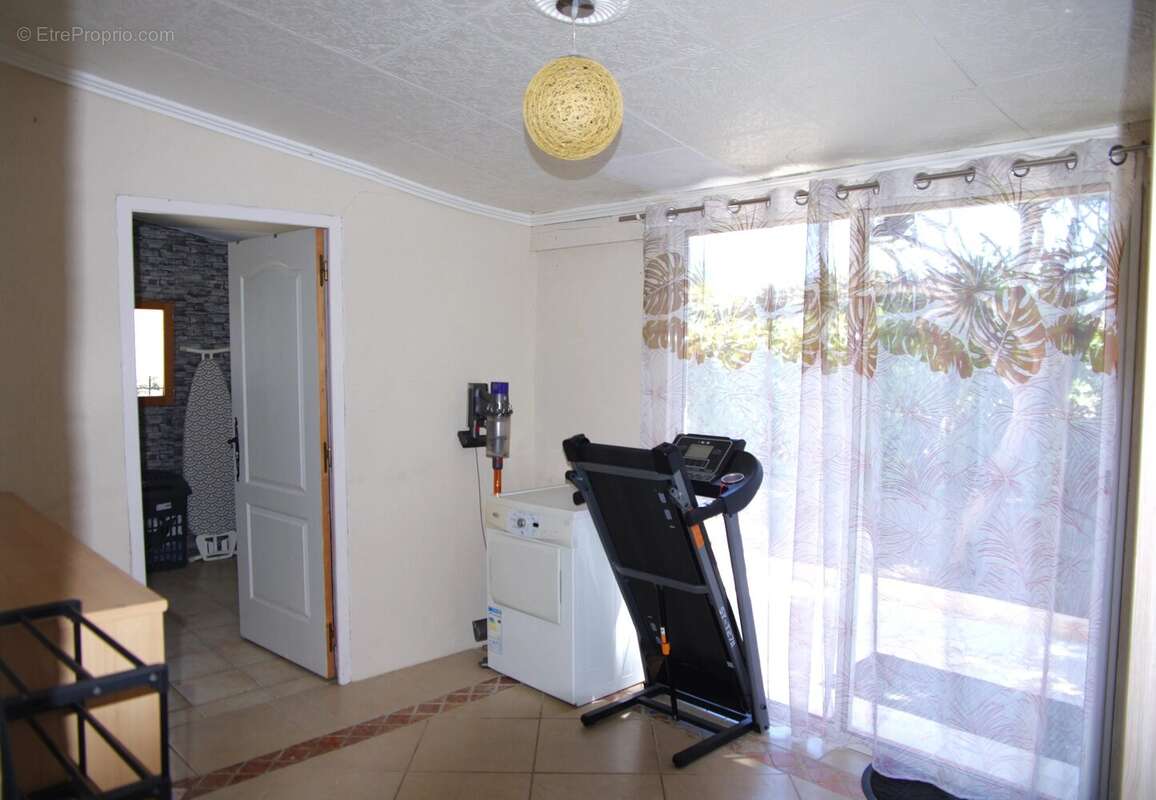 Maison à LE MUY