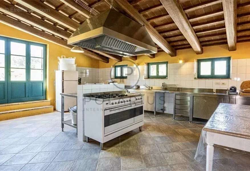 Ferme avec appartements, laboratoire de transformation et boutique à la ferme — Le Marche - photo 26