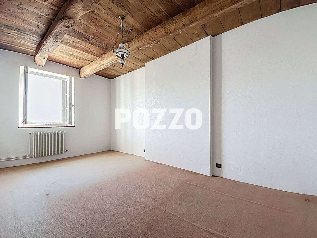 Maison à SAINT-PLANCHERS