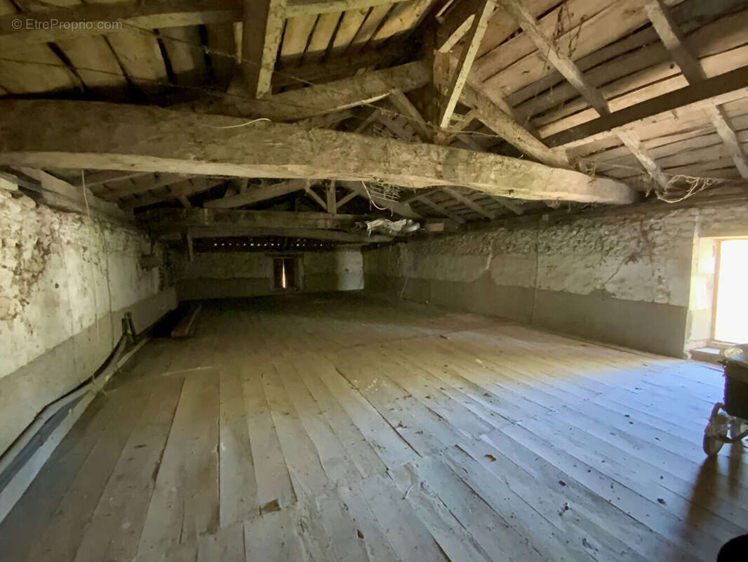 Maison à SAINTE-LHEURINE